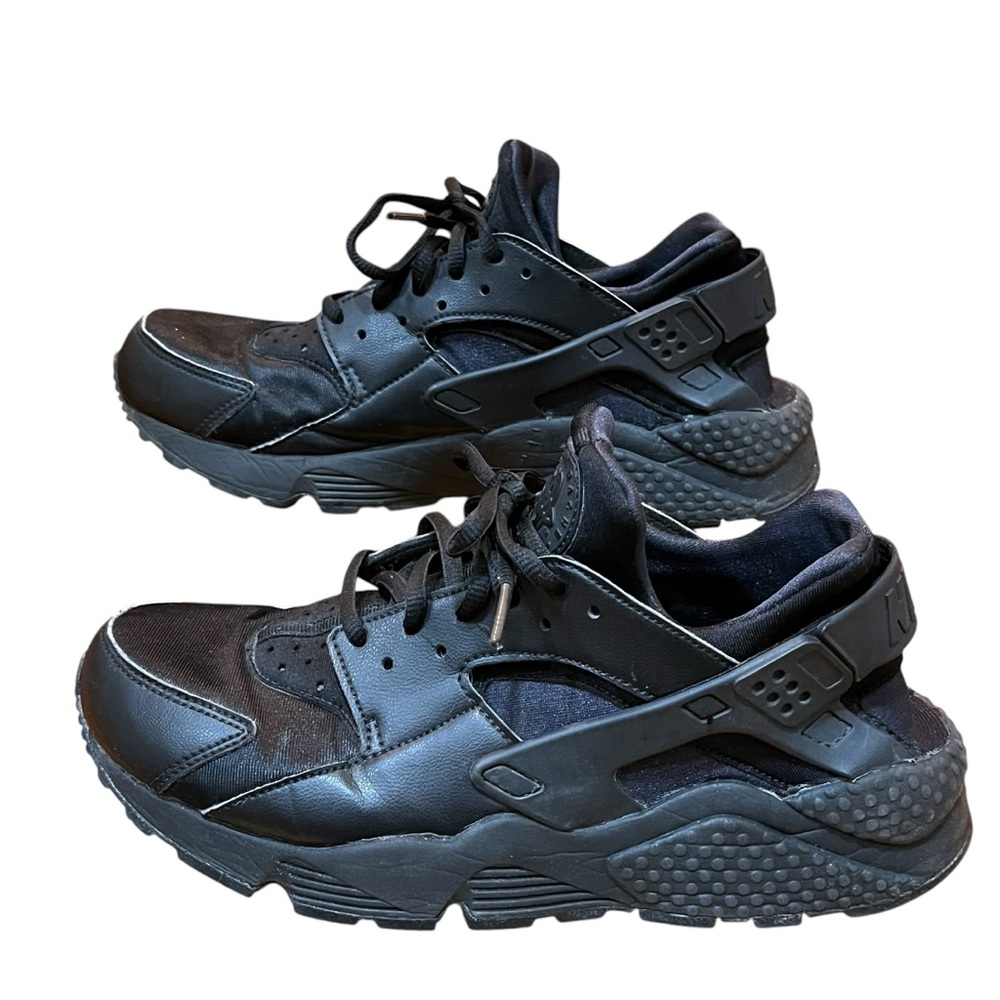 Nike Women's Black Sneakers